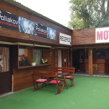 Berg Motel Vendégház