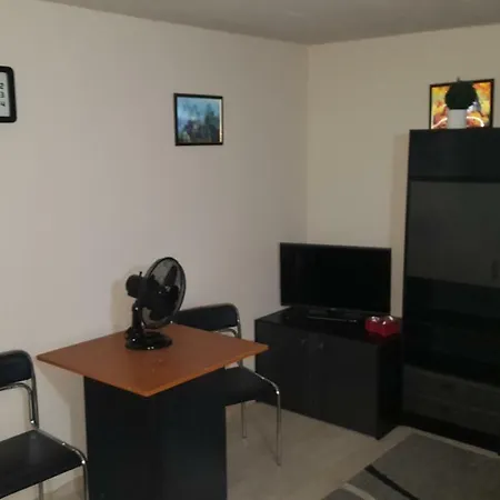 Berg Motel Nomad Tabor منزل للإقامة